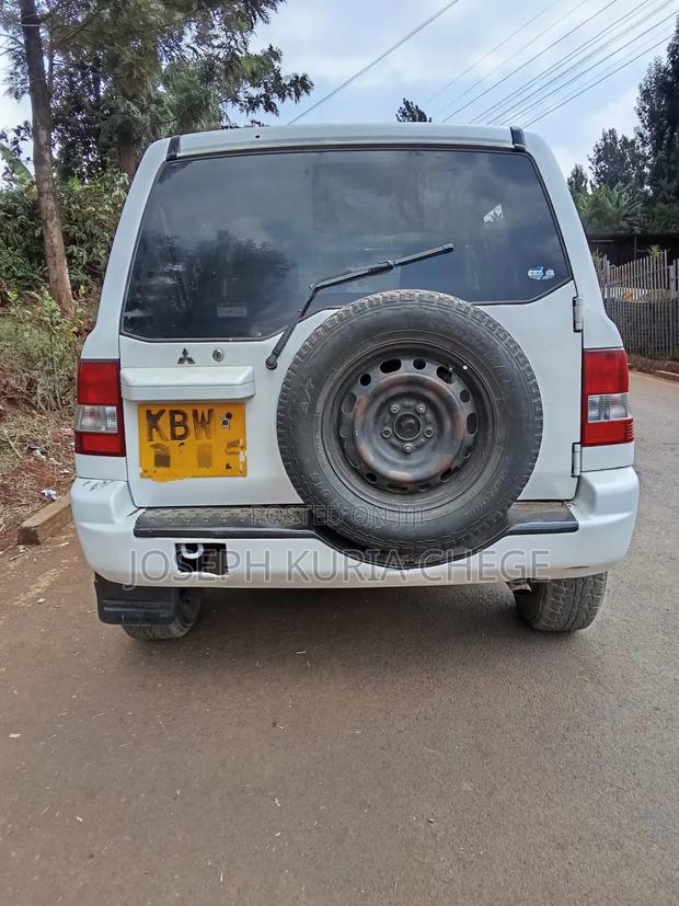Mitsubishi Pajero 2007 White