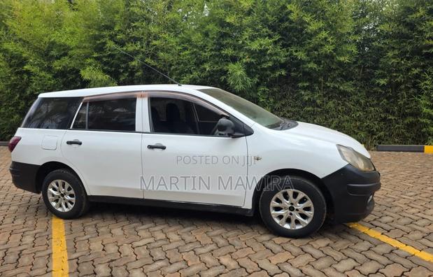 Nissan Advan 2010 White