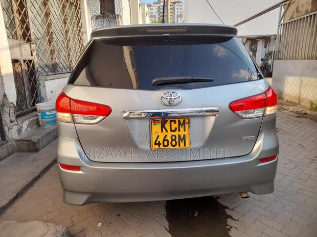 Toyota Wish 2010 Gray