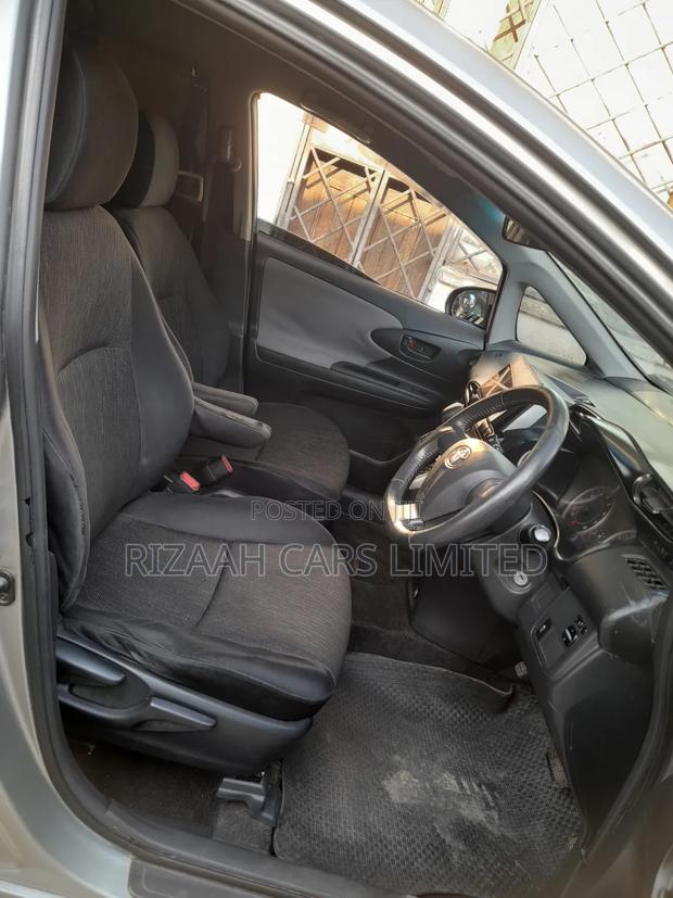 Toyota Wish 2010 Gray