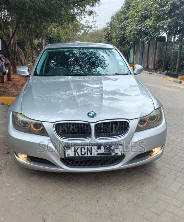 BMW 320i 2011 Silver