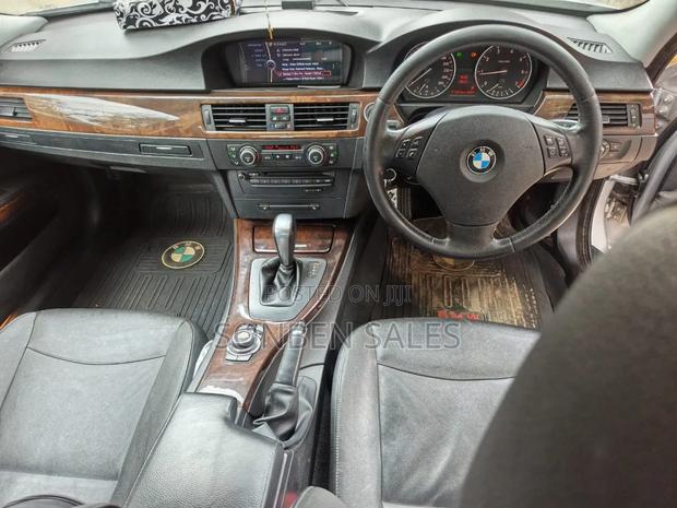 BMW 320i 2011 Silver