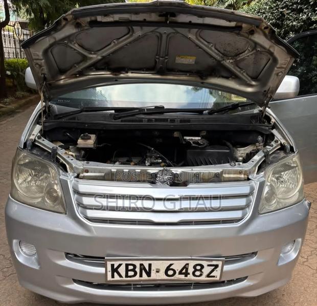 Toyota Noah 2002 Silver