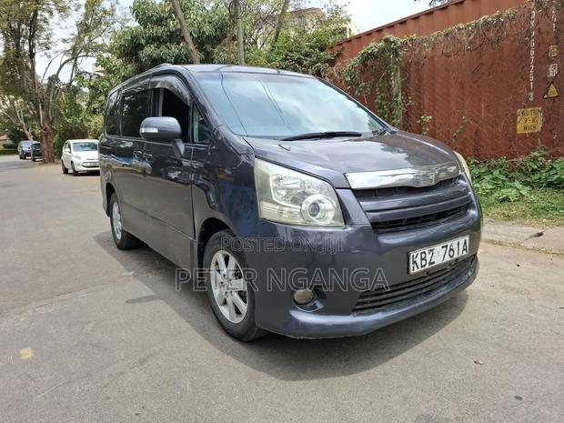 Toyota Noah 2008 Gray