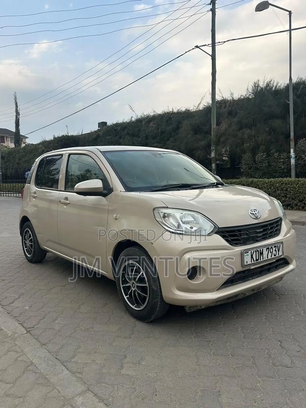 Toyota Passo 2018 Beige