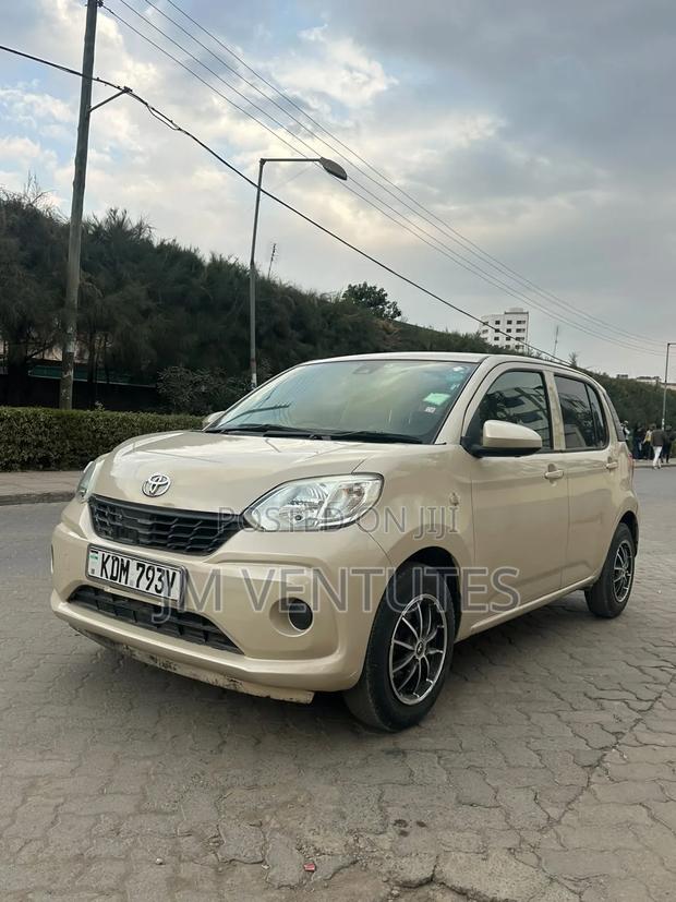 Toyota Passo 2018 Beige