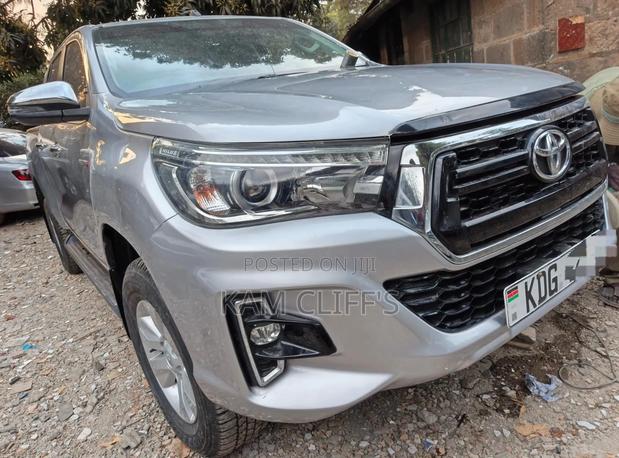 Toyota Hilux 2021 Silver