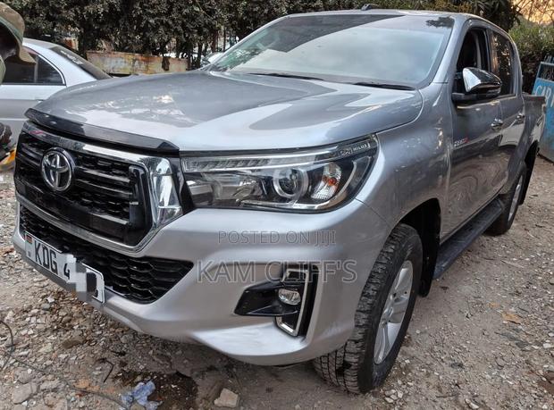 Toyota Hilux 2021 Silver