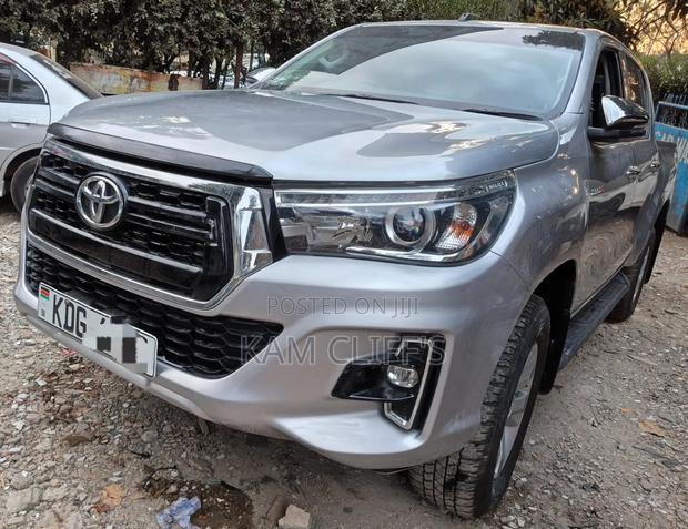 Toyota Hilux 2021 Silver