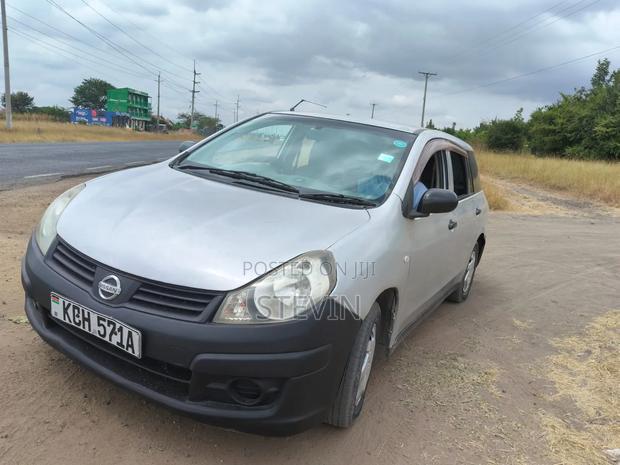 Nissan Advan 2009 Gray