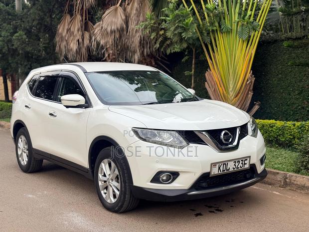 Nissan X-Trail 2.0 Petrol FWD 2015 White