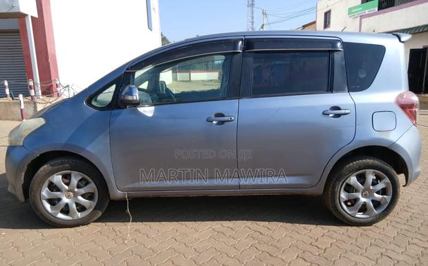 Toyota Ractis 2008 Blue