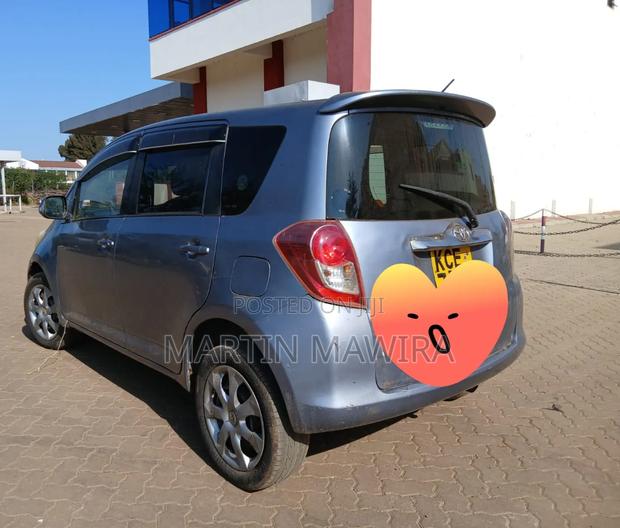 Toyota Ractis 2008 Blue