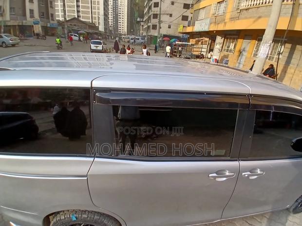 Toyota Noah 2017 Silver