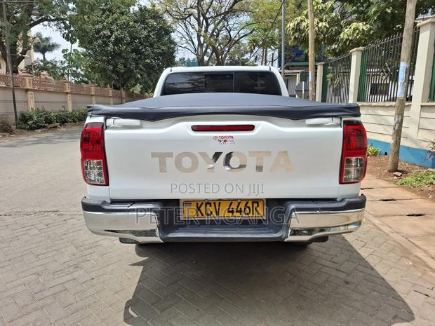Toyota Hilux 2018 White