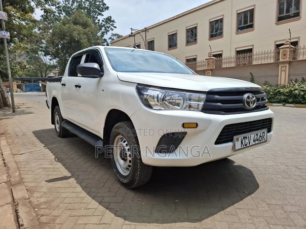 Toyota Hilux 2018 White