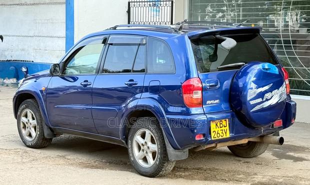 Toyota RAV4 2002 Blue