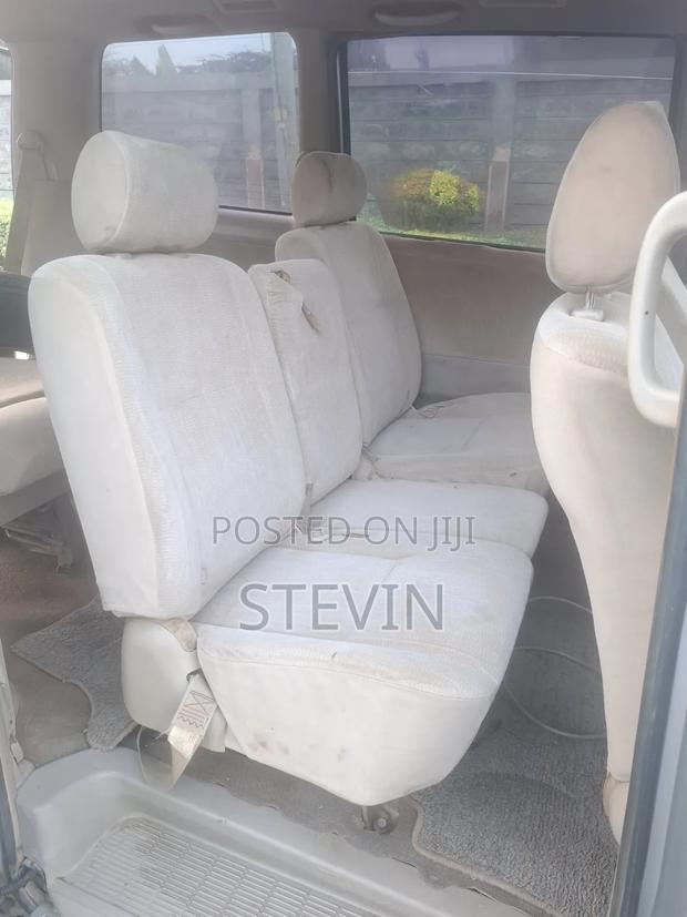 Toyota Noah 2003 Silver