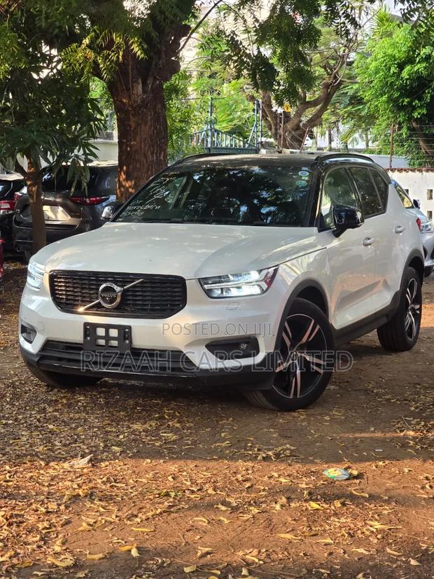 Volvo XC40 2021 White