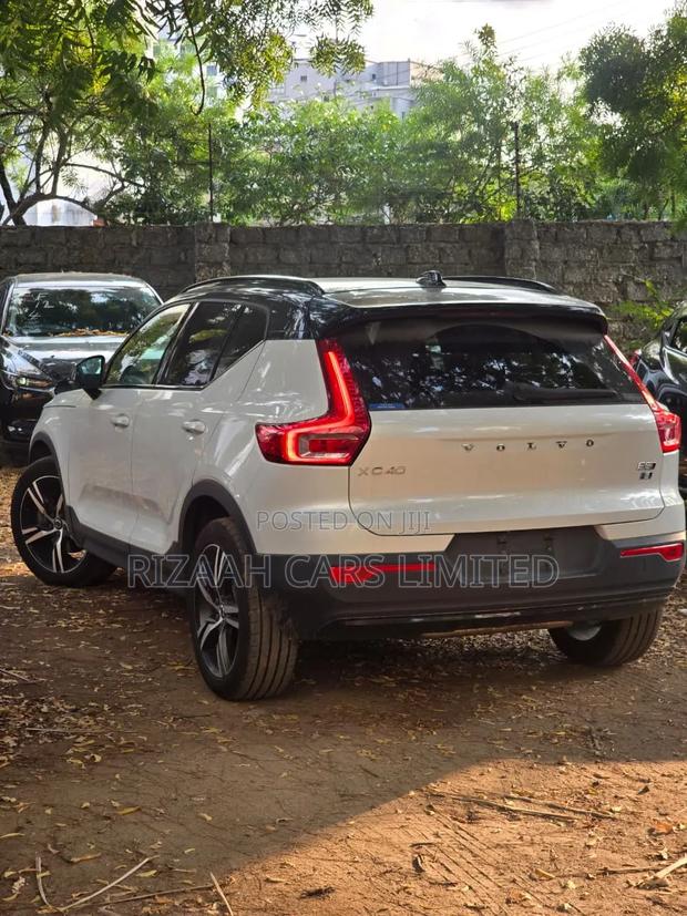Volvo XC40 2021 White
