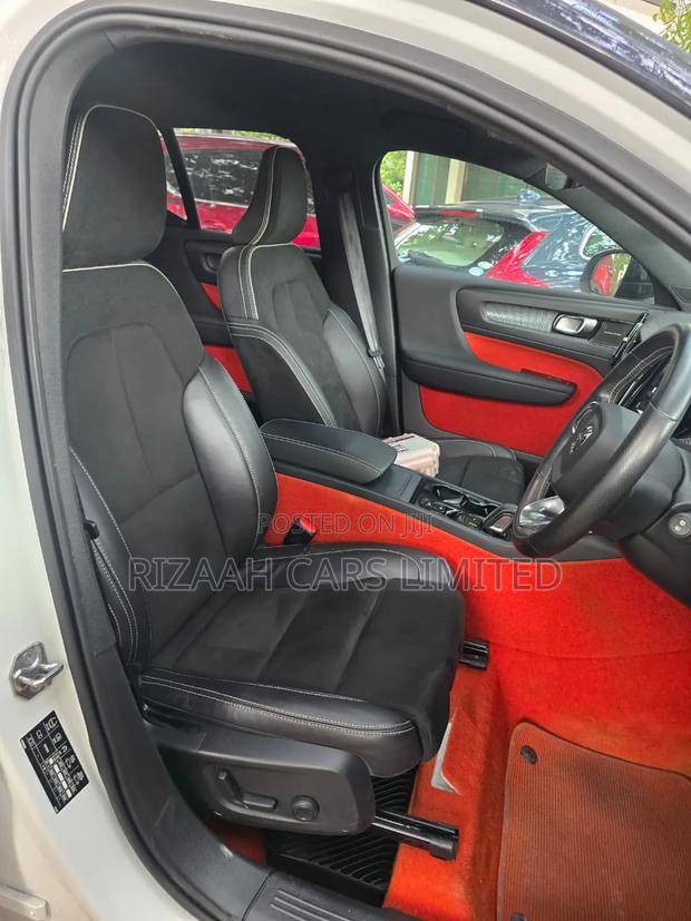 Volvo XC40 2021 White