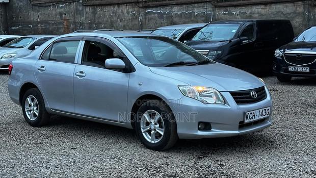 Toyota Axio 2010 Silver