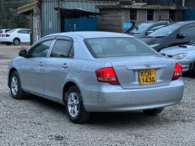 Toyota Axio 2010 Silver