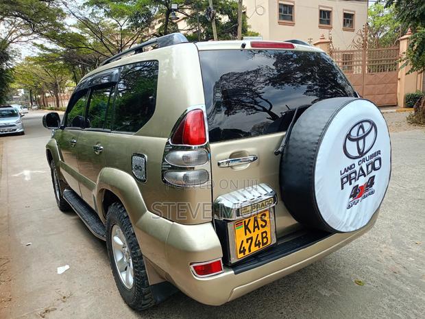 Toyota Hilux 2003 Gold