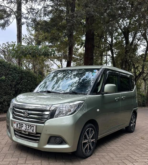 Suzuki Solio 2017 Green