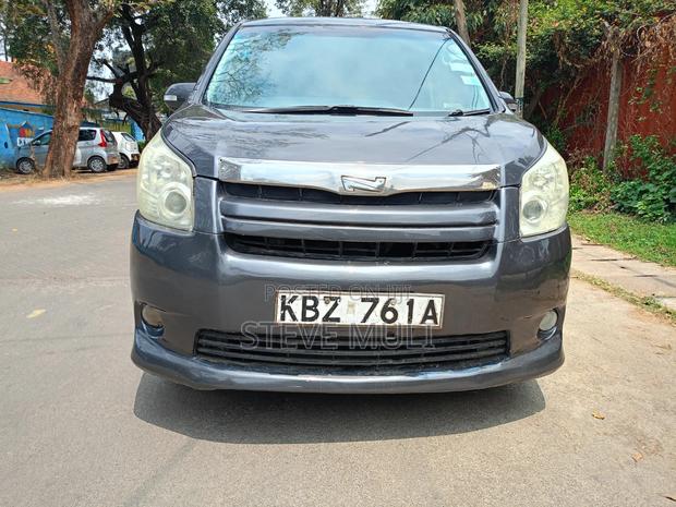 Toyota Noah 2008 Gray