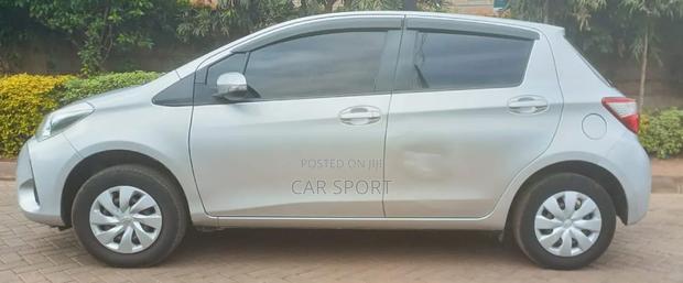 Toyota Vitz 2017 Silver