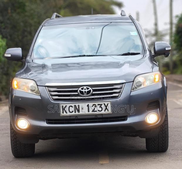 Toyota Vanguard 2011 Gray