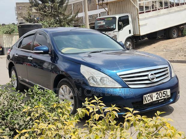 Nissan Teana 2011 Blue