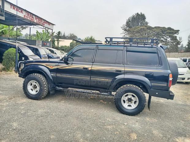 Toyota Land Cruiser 1999 Black