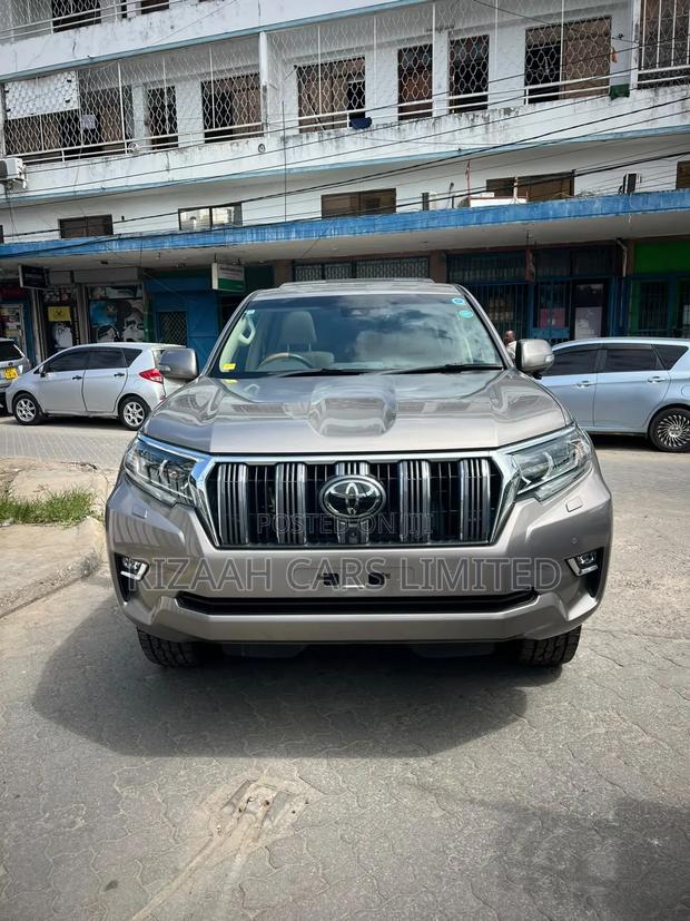 Toyota Land Cruiser Prado 2021