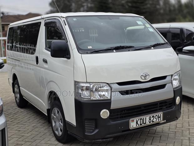 Toyota Grand HiAce 2000 White