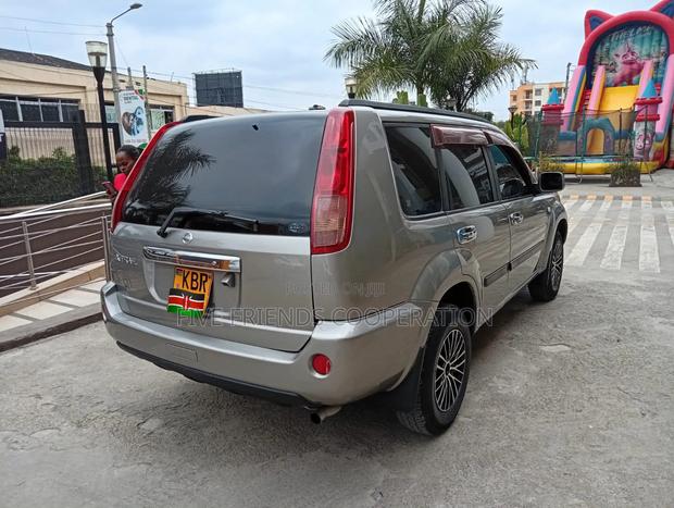 Nissan X-Trail 2005 Gray