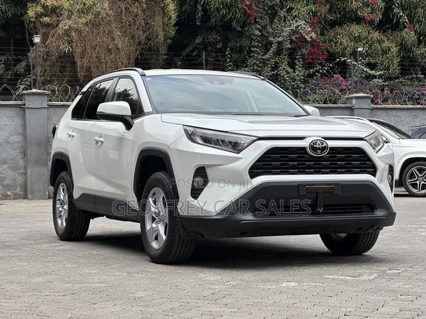 Toyota RAV4 Limited AWD 2019 White