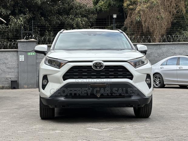 Toyota RAV4 Limited AWD 2019 White