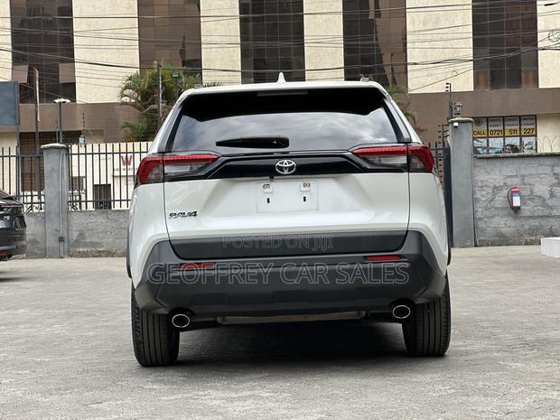 Toyota RAV4 Limited AWD 2019 White