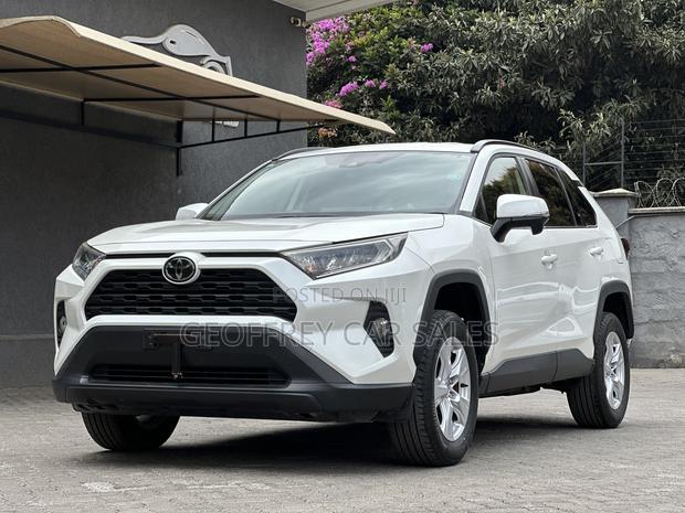 Toyota RAV4 Limited AWD 2019 White