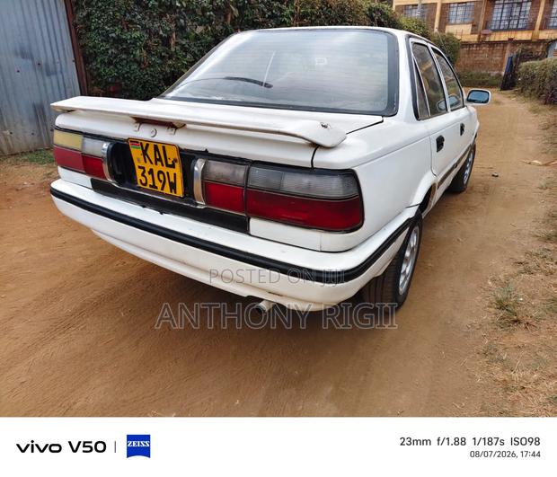Toyota Corolla 1994 White