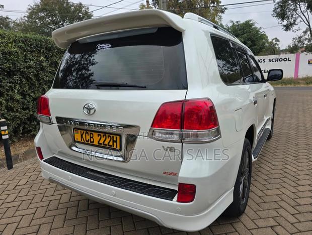 Toyota Land Cruiser 2008 White