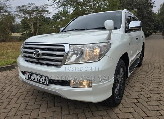 Toyota Land Cruiser 2008 White
