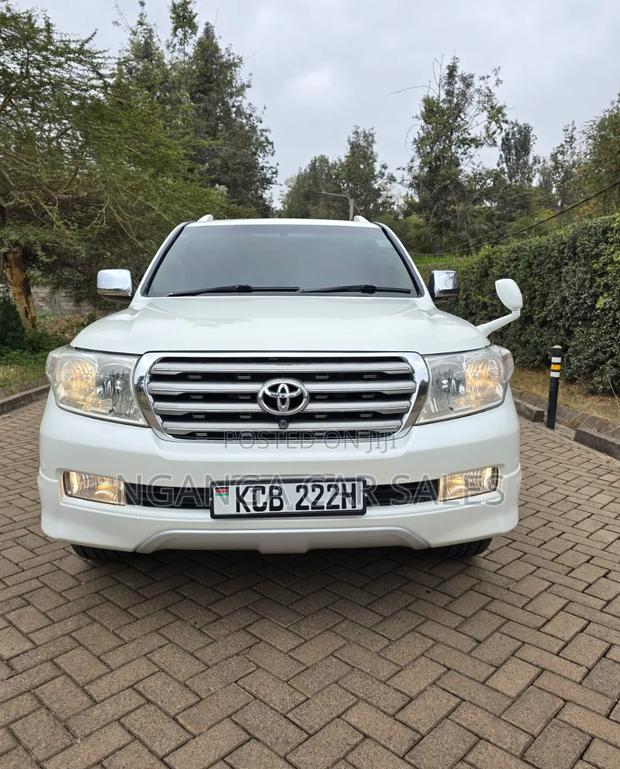 Toyota Land Cruiser 2008 White