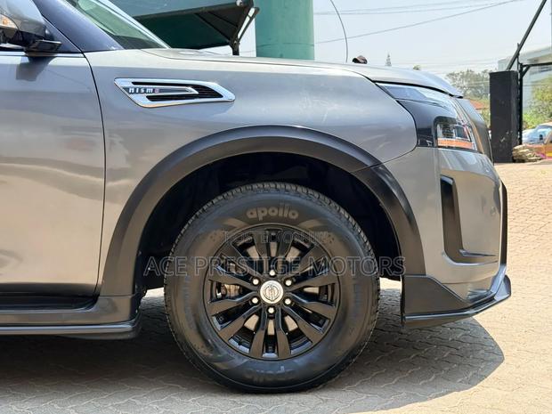 Nissan Patrol 2017 Gray
