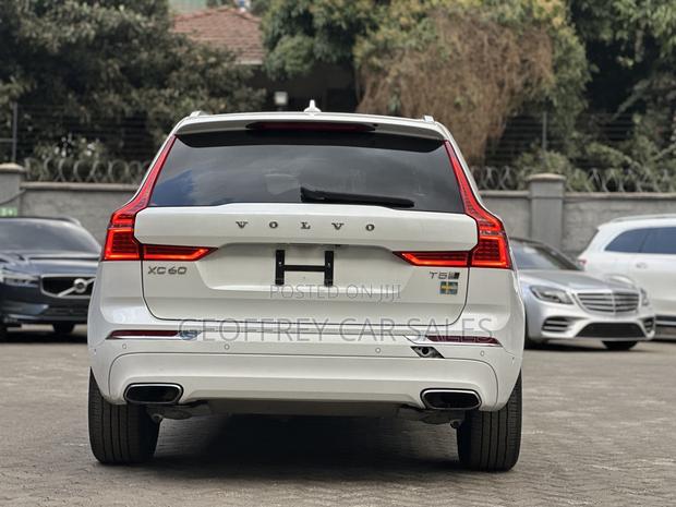 Volvo XC60 T5 Inscription AWD 2019 White