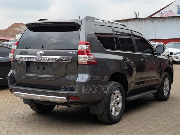 Toyota Land Cruiser Prado 2016 Gray