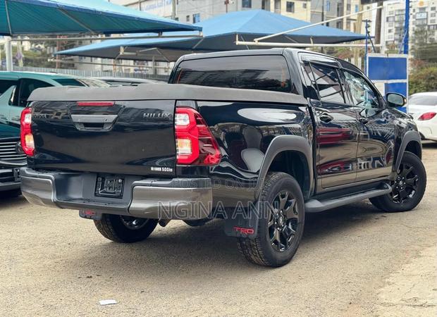 Toyota Hilux 2019 Black