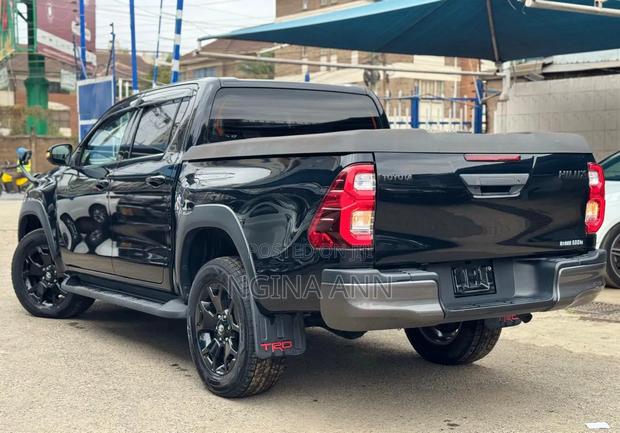Toyota Hilux 2019 Black
